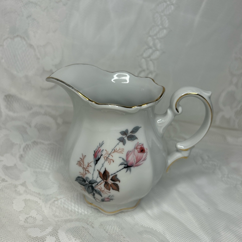 Vintage porcelain makeup brush/joint/etc holder